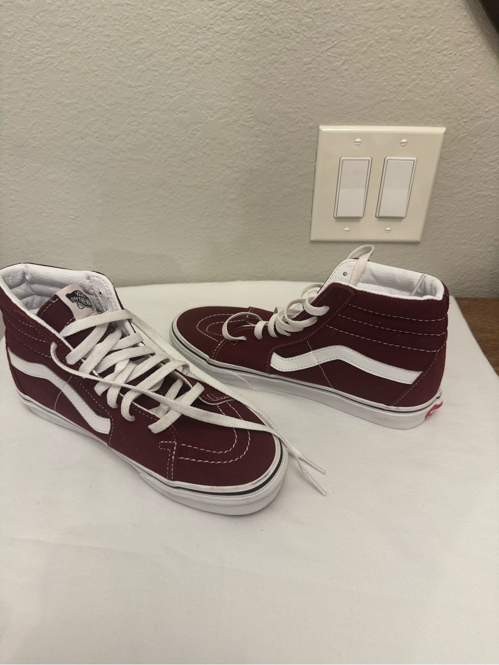 Vans High-Top Sneakers in Burgundy